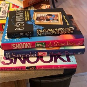 Snooki books like new